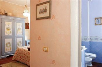 Bed & Breakfast Language And Art