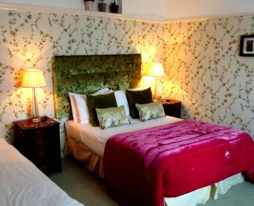 Beachlands Hotel