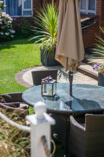 Beachlands Hotel