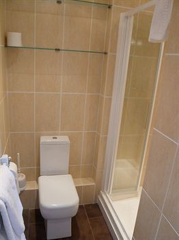 Queenswood Hotel