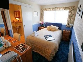Hostal Saxonia Guest House