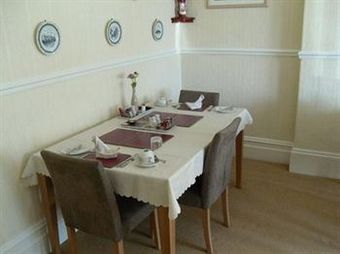 Hostal Saxonia Guest House