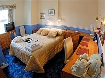 Hostal Saxonia Guest House