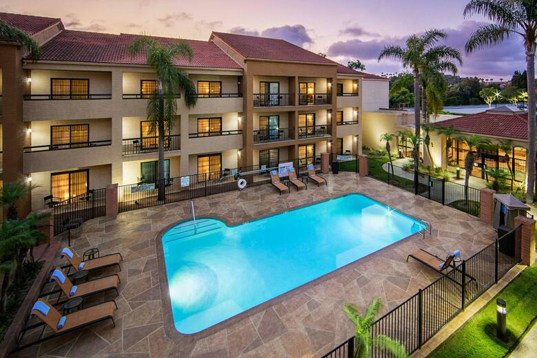 Hotel Courtyard By Marriott San Diego Sorrento Mesa