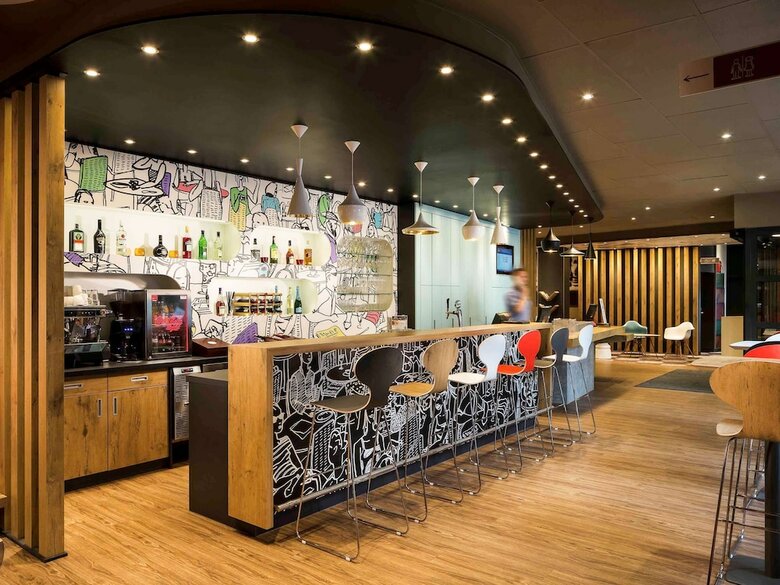 Hotel Ibis Heroes Square