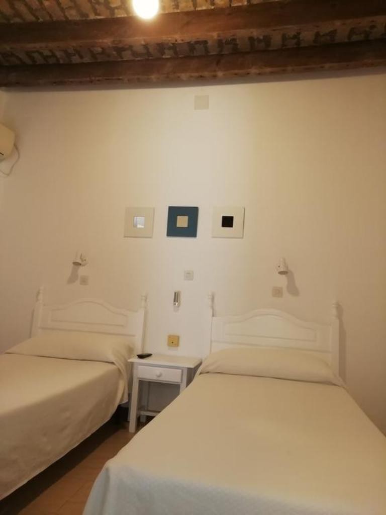 Hostal Sierpes