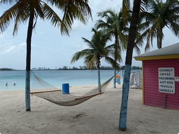 Hotel Nassau Junkanoo Beach Resort