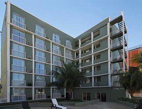 Hotel Nassau Junkanoo Beach Resort