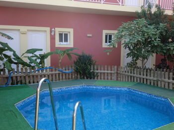 Hostal Alhaja Playa