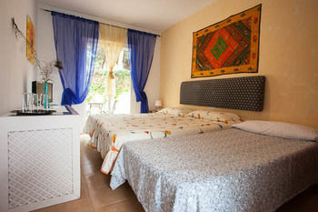 Hostal Alhaja Playa