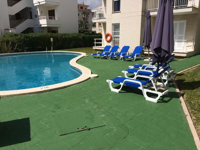 Llevant Apartamentos