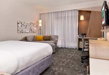 Hotel Courtyard By Marriott Dallas/lbj At Josey