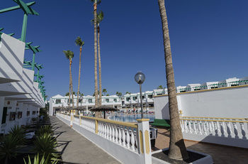 Aparthotel Las Adelfas