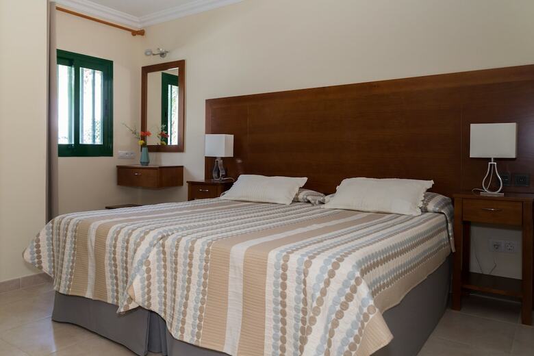 Aparthotel Las Adelfas