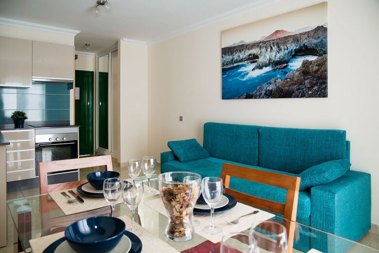 Aparthotel Las Adelfas