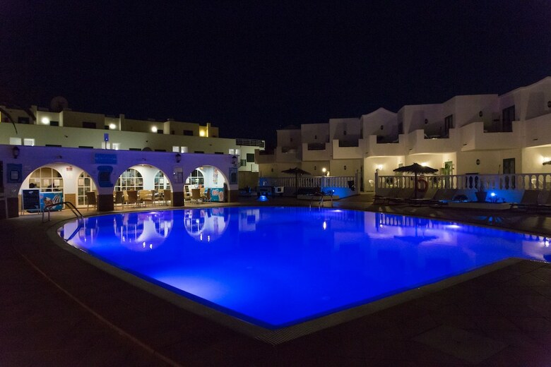 Aparthotel Las Adelfas