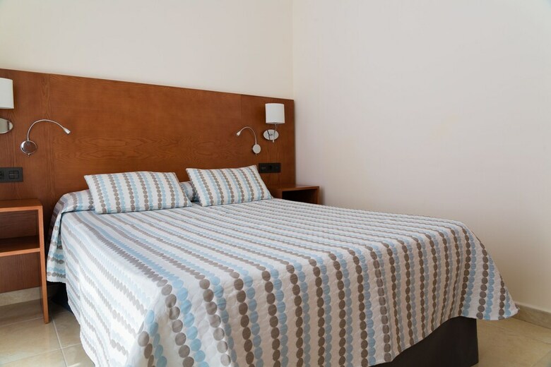Aparthotel Las Adelfas