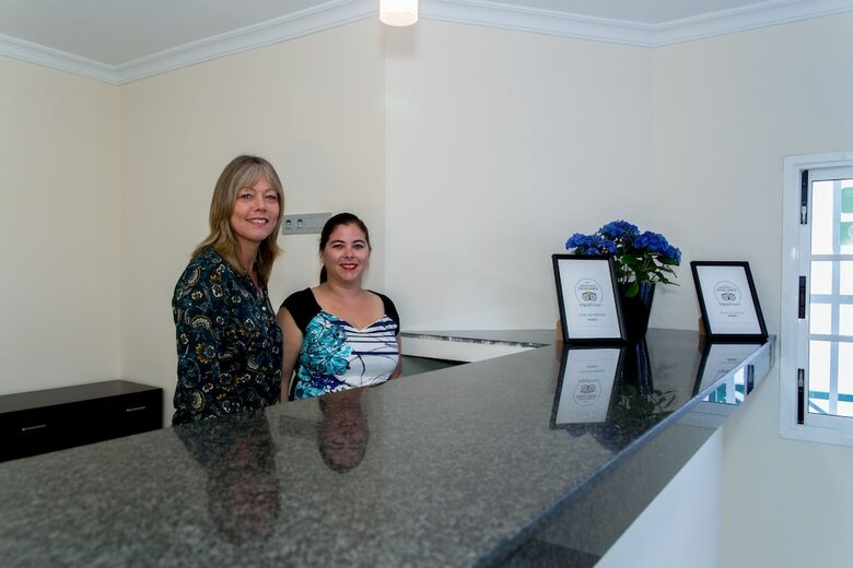 Aparthotel Las Adelfas