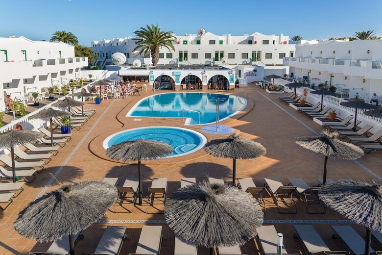 Aparthotel Las Adelfas