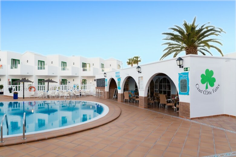 Aparthotel Las Adelfas