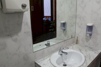 Barcel� Hostel
