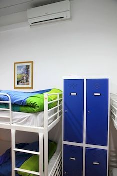 Barcel� Hostel