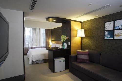 Hotel B