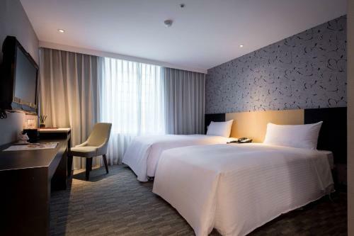 Hotel B