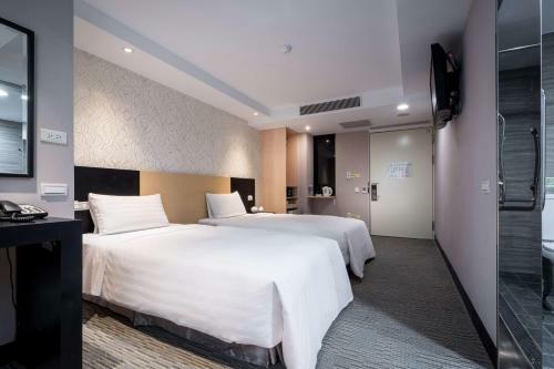 Hotel B