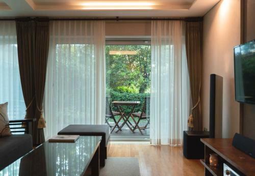 The Seaes Hotel & Resort