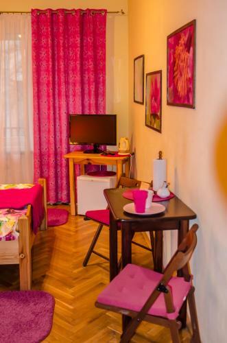 Hostal Indalo Rooms