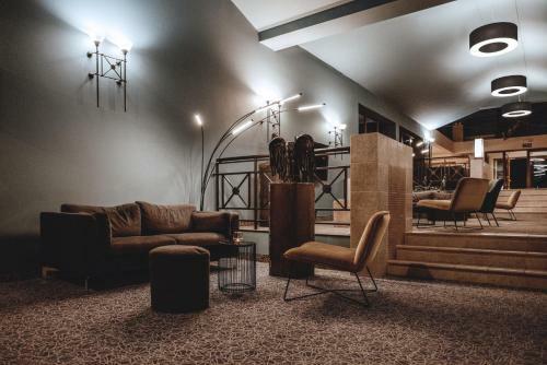 Hotel Dw�r W Tomaszowicach