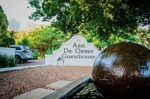 Hostal Aan De Oever Guesthouse