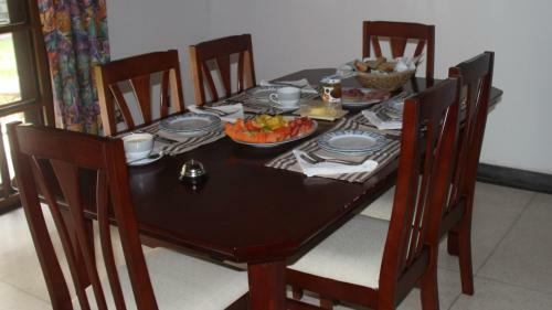 Hostal Cinnamon Guesthouse