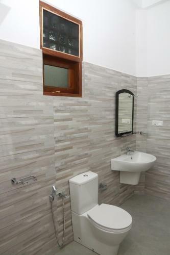 Hostal Shine Park