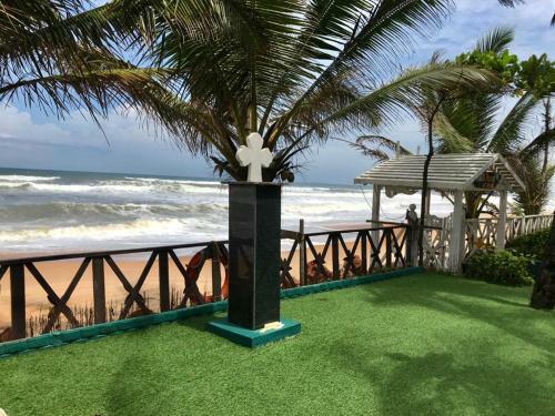 Hostal Pele's Windsong Wood Cottage On The Beach
