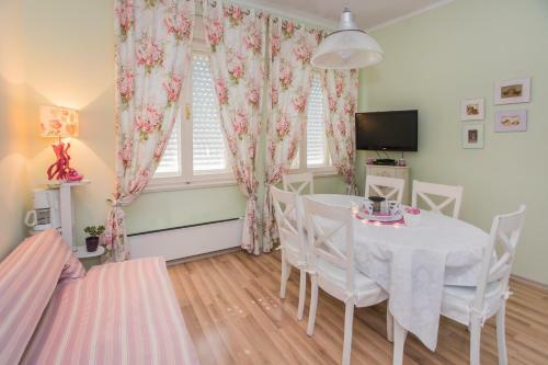 Shabby Chic Apartments