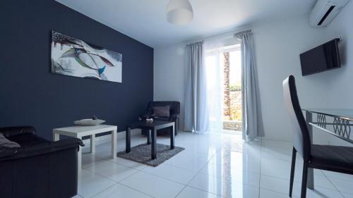 Apartamentos House Petrina