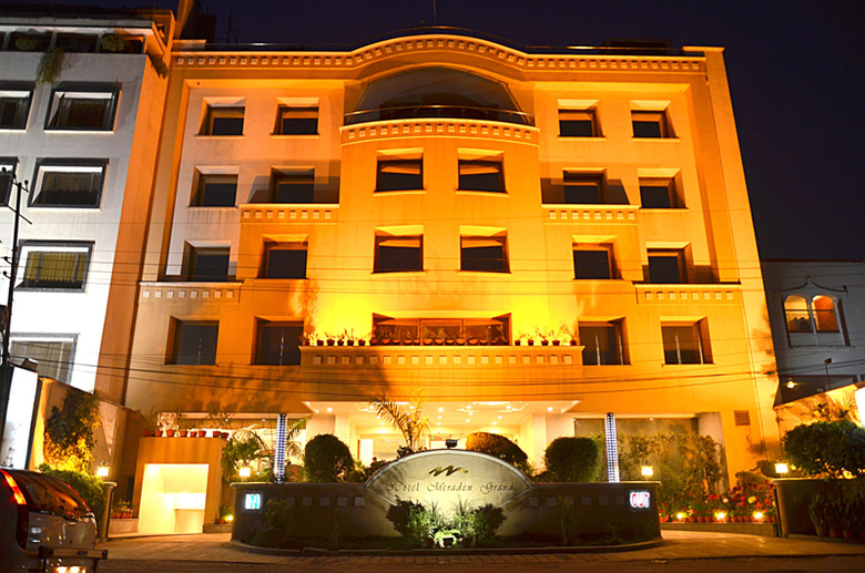 Hotel Meraden Grand
