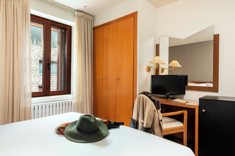 Hotel De L'isard
