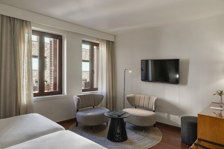 Hotel De L'isard