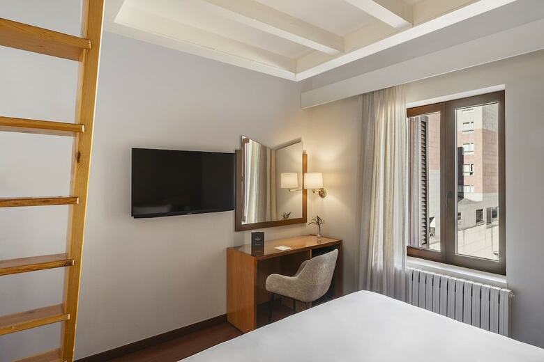 Hotel De L'isard