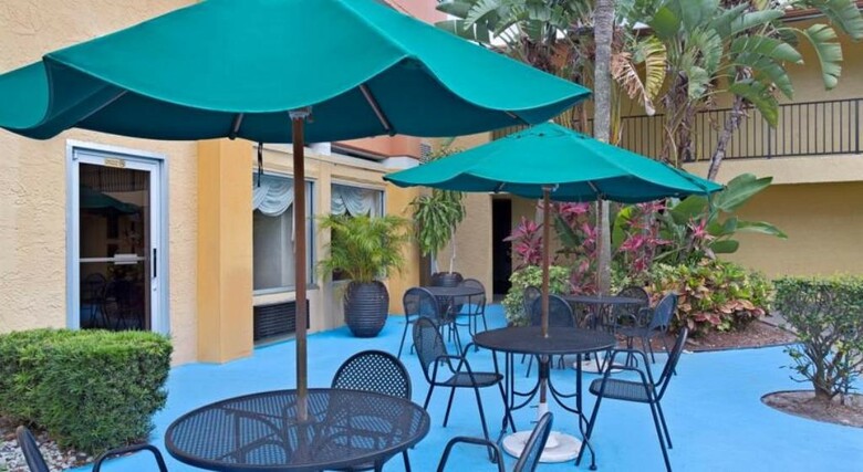 Hotel Baymont Inn & Suites Florida Mall