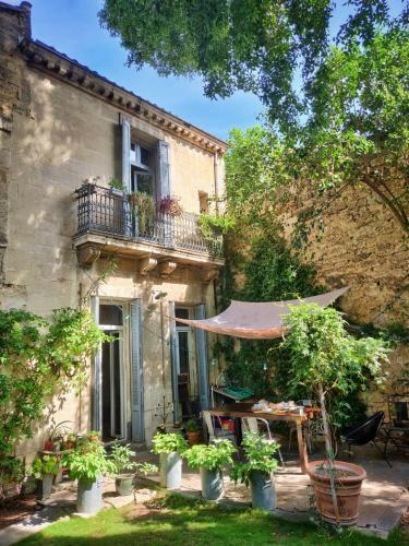 Bed & Breakfast En Ville Et Sous Les Arbres