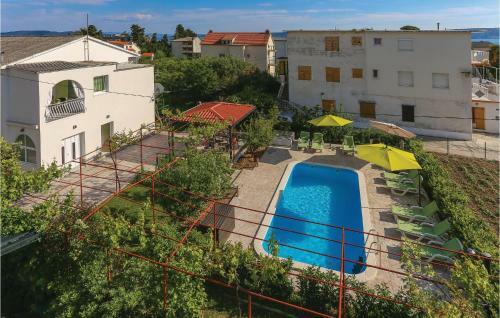 Apartment Kastel Stari 96 With Outdoor Swimmingpool