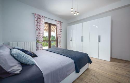 Apartment Krsan 29 With Outdoor Swimmingpool