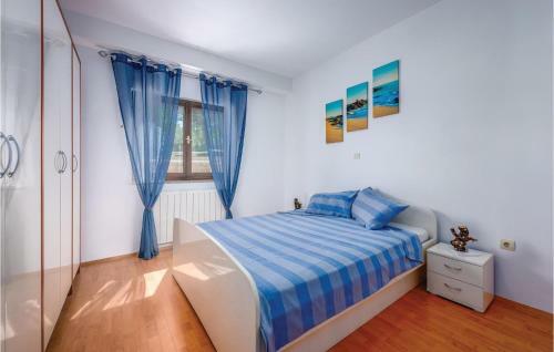 Apartment Krsan 29 With Outdoor Swimmingpool