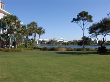 Hotel Carillon Beach Resort Inn