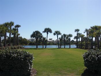 Hotel Carillon Beach Resort Inn