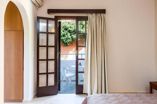 Santa Maria Studios & Apartments